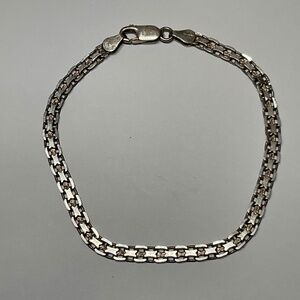 Sterling Silver Italian Bismarck Chain Bracelet. 7.5 inches long